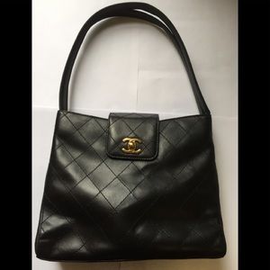CHANEL Lambskin Diamond Stitch Black Shoulder Bag